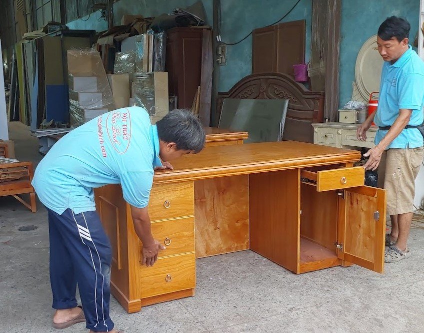 Hình ảnh sản xuất tại xưởng nội thất gỗ với máy móc hiện đại Hình ảnh sản xuất tại xưởng nội thất gỗ với máy móc hiện đại