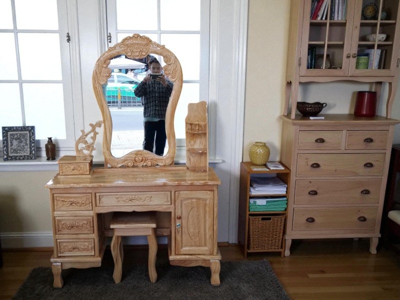 Bàn trang điểm hiện đại