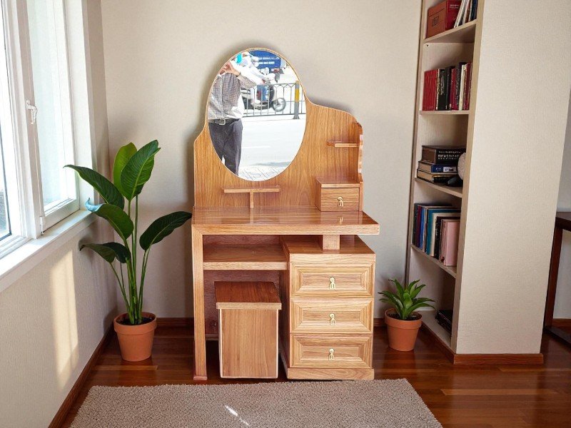 Bàn trang điểm nhỏ gọn