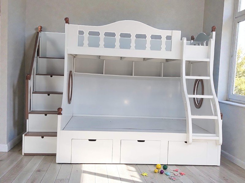 Giường tầng bé gái