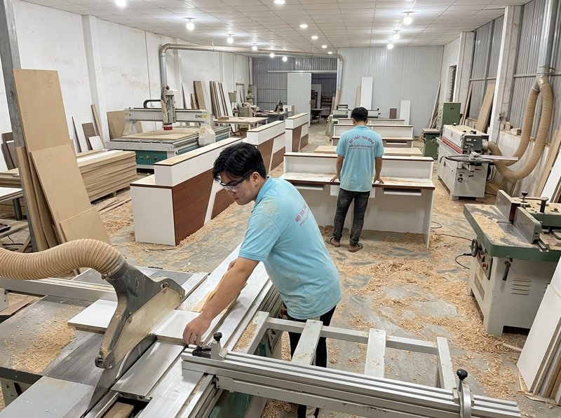 Quầy lễ tân khách sạn gỗ công nghiệp với hộc kéo bên trong