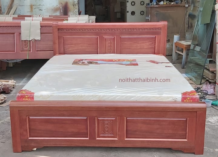 Giường ngủ gỗ gội đẹp