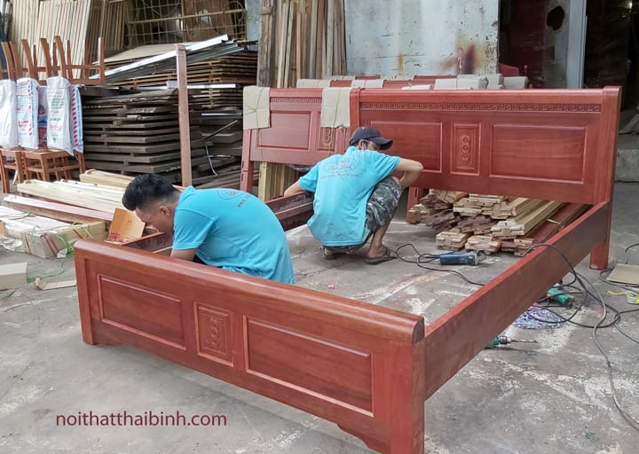 Giường ngủ gỗ gội đẹp