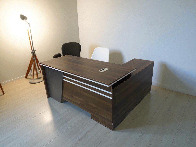 Bàn làm việc bằng gỗ