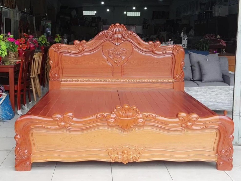 Giường ngủ gỗ gõ đỏ kích thước 1m8 hoàn thiện tại xưởng