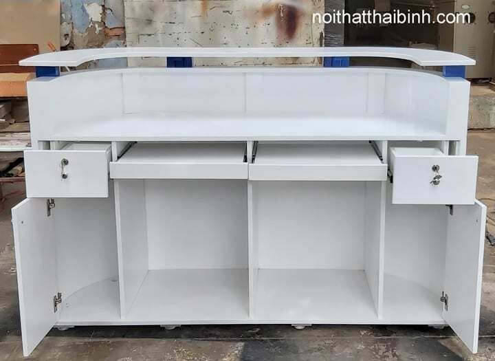 Quầy lễ tân bo góc hình chữ C