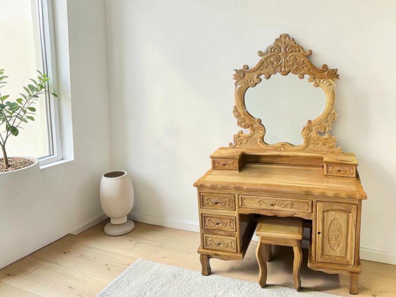 Mua bàn trang điểm phong cách tân cổ điển giá tốt ở TPHCM Bàn trang điểm tân cổ điển gỗ xoan đào nhiều ngăn kéo rộng