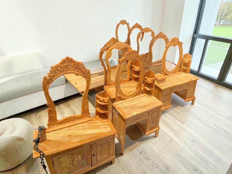 Bí quyết chọn mua bàn trang điểm có đèn giá rẻ có một không hai Bàn trang điểm có sạc không dây và đèn LED MS 2835 giá rẻ