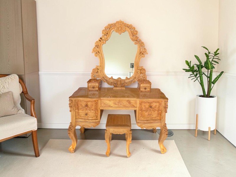 Mua bàn trang điểm đẹp cho những không gian nhỏ Bàn trang điểm treo tường tiết kiệm diện tích phòng nhỏ