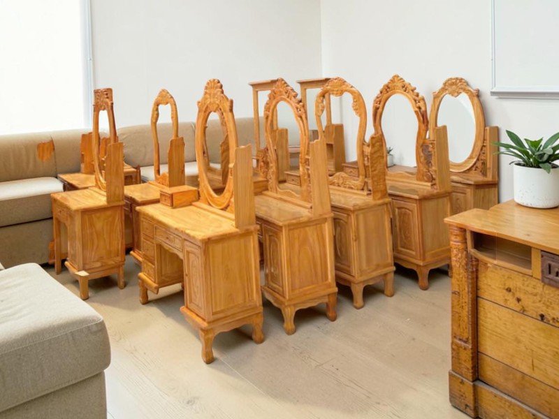 Bí quyết chọn mua bàn trang điểm có đèn giá rẻ có một không hai Góc bàn trang điểm có đèn giá rẻ bố trí hợp phong thủy phòng ngủ