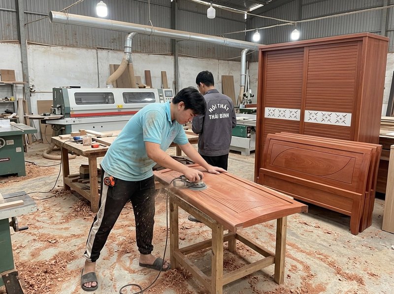 Giường ngủ 1m6 vân gỗ đồng bộ trong bộ phòng ngủ đẹp cửa lùa