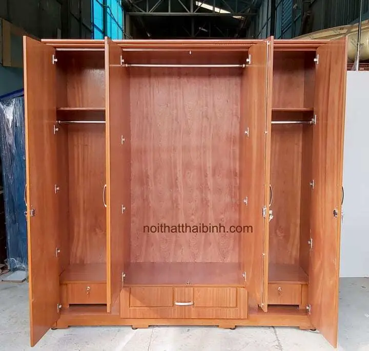 Tủ quần áo gia đình MS 1155 Giá bán= 9.500.000đ giảm còn= 8.500.000đ 8 Bên trong tủ quần áo gia đình