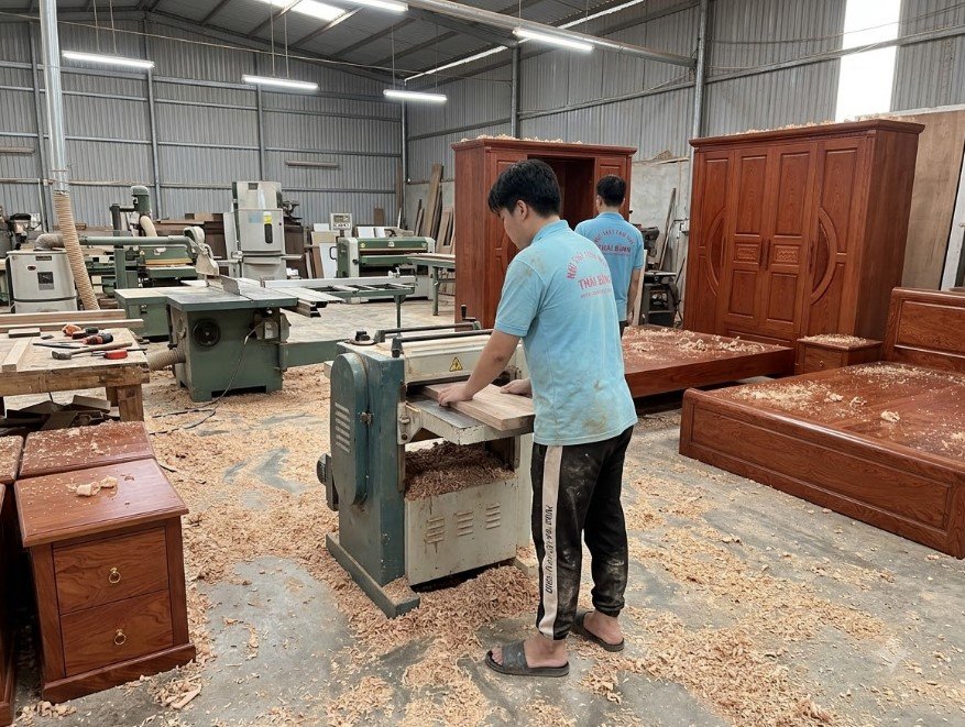 Bộ phòng ngủ gỗ tự nhiên vân Hương Đá MS 2714 Bộ phòng ngủ gỗ tự nhiên vân Hương Đá MS 2714
