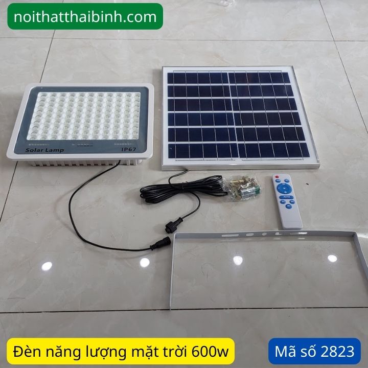 Đèn năng lượng mặt trời có điều khiển 600w