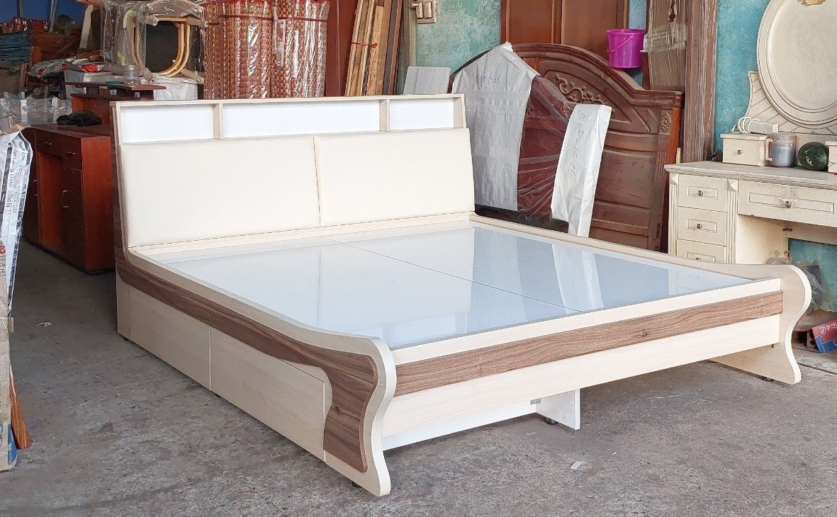 Giường gỗ hiện đại
