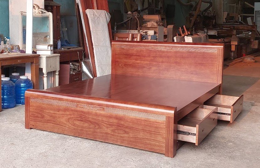 Mẫu giường gỗ óc chó hiện đại đẹp với vân gỗ tự nhiên độc đáo