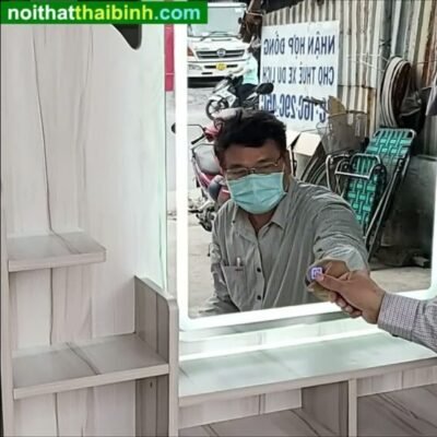 Bàn trang điểm kính đèn cảm ứng MS 2145 Bàn trang điểm kính đèn cảm ứng MS 2145