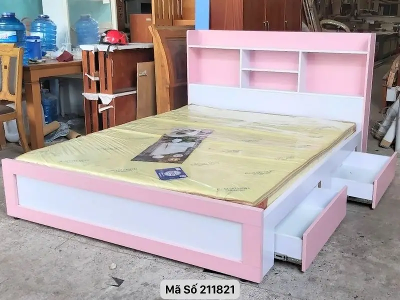 Giường gỗ đơn giản