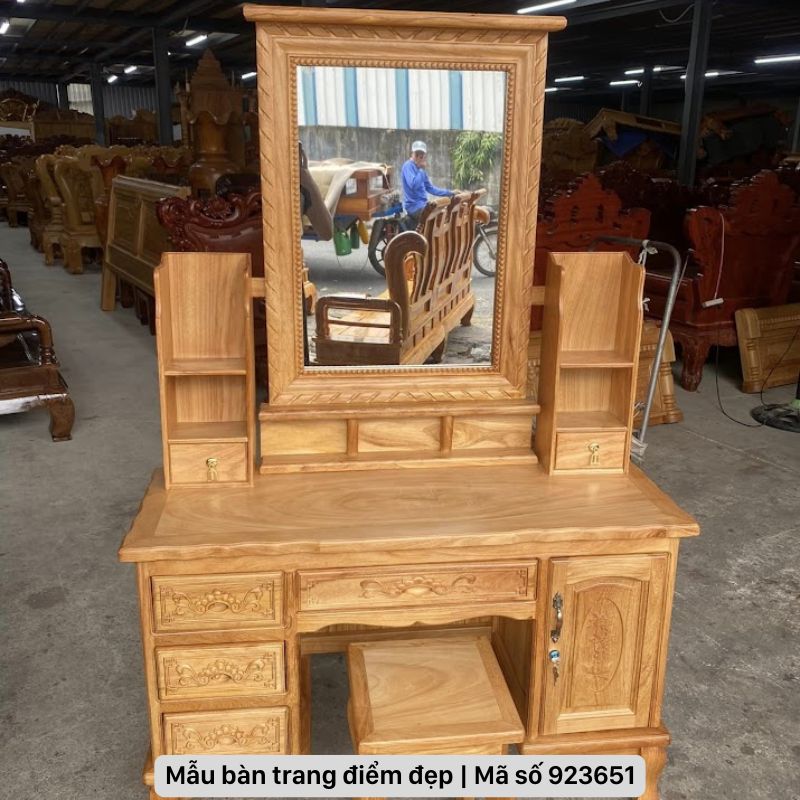 Mẫu bàn trang điểm gỗ tự nhiên