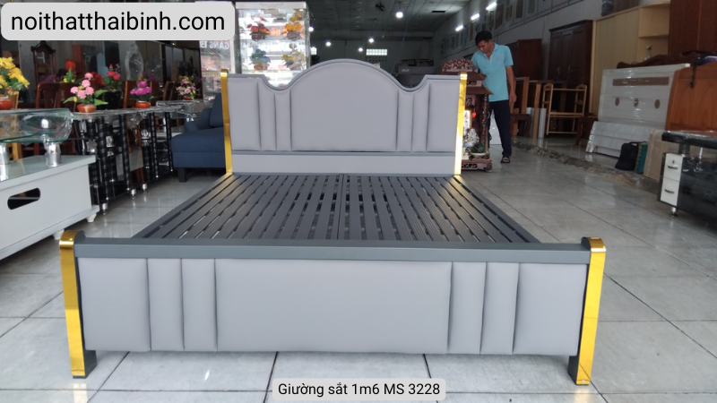 Giường sắt 1m6