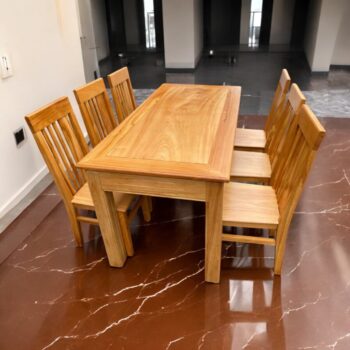 5 Bí Quyết Giữ Bàn Ăn Gỗ Không Bị Cong Vênh