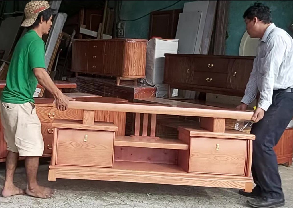 7 câu hỏi thường gặp khi chọn kệ tivi Kệ tivi gỗ tự nhiên vân đẹp bền theo thời gian sử dụng