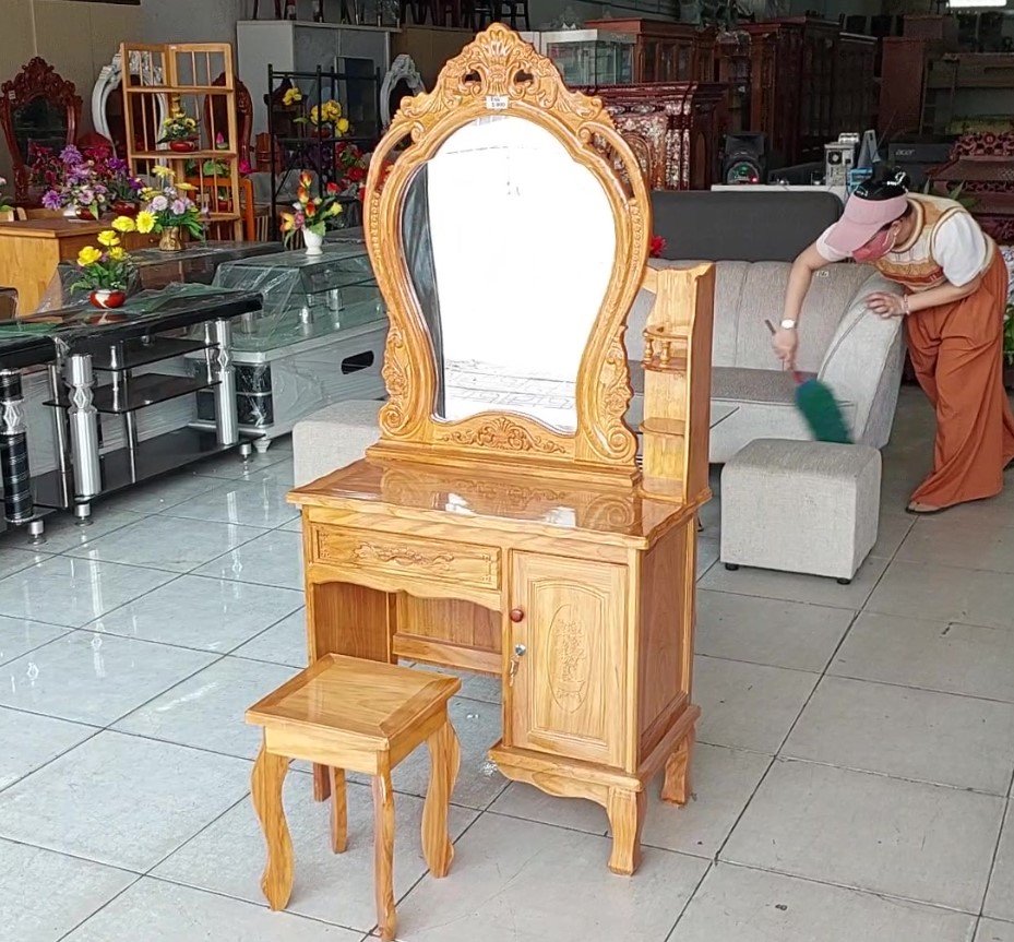 Bàn trang điểm gỗ tại TPHCM bền đẹp giá tốt Bàn trang điểm gỗ óc chó màu nâu sẫm sang trọng phòng ngủ