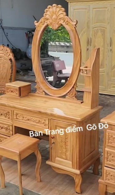 Bàn trang điểm gỗ tại TPHCM bền đẹp giá tốt Bàn trang điểm gỗ công nghiệp MDF sơn trắng kiểu tối giản