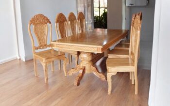 Cách chọn bàn ăn gỗ phù hợp phong thủy mang lại may mắn và tài lộc