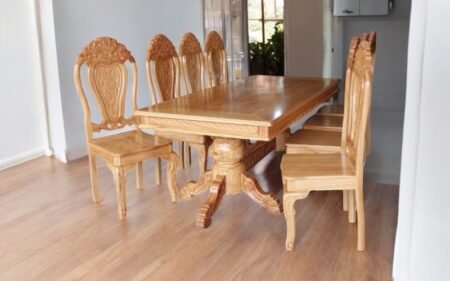 Cách chọn bàn ăn gỗ phù hợp phong thủy mang lại may mắn và tài lộc