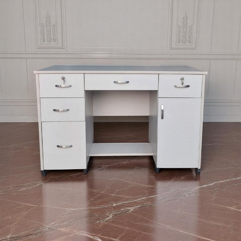 4 bàn giám đốc hiện đại nâng tầm không gian lãnh đạo 7 Bàn giám đốc hiện đại