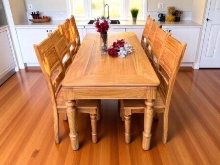 5 ưu điểm nổi bật của bàn ăn 10 ghế