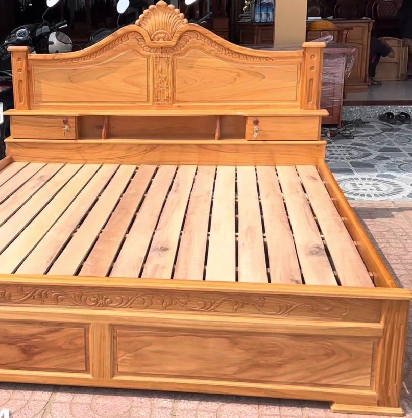 Vân gỗ tự nhiên trên thành giường gỗ cao cấp chế tác thủ công