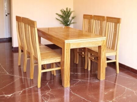 Mẹo làm mới bàn ăn gỗ không tốn kém