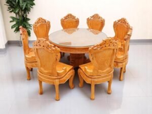 Bàn ăn gỗ tại Quận 3