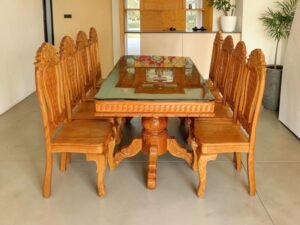 Bàn ăn gỗ tự nhiên