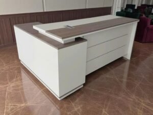Cửa hàng bàn làm việc ở Quận 1