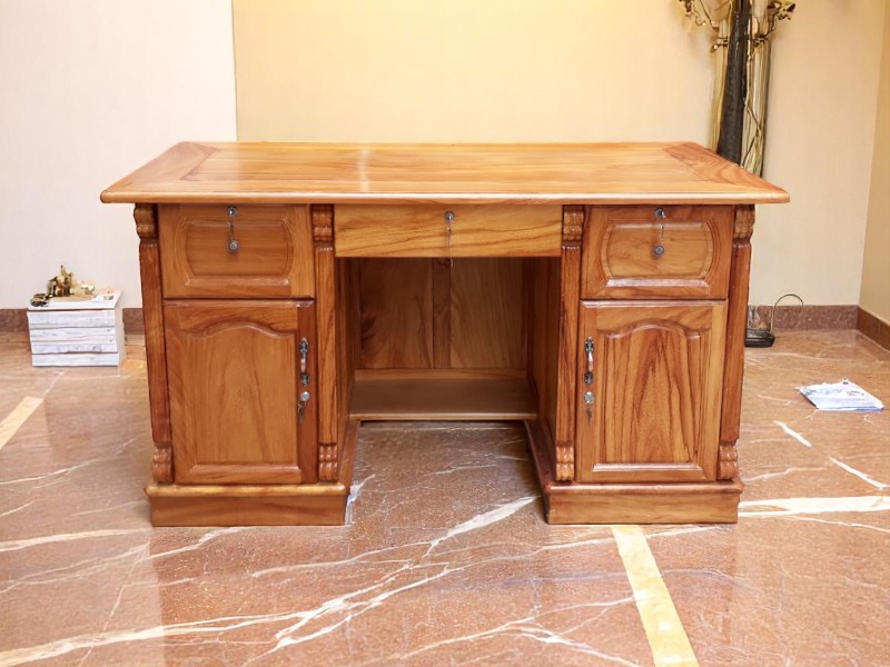 Mẫu bàn làm việc đẹp tại nhà - Bí quyết tối ưu không gian 4 Mẫu bàn làm việc đẹp tại nhà
