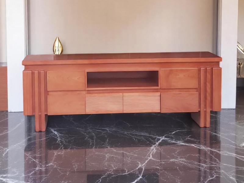 3 nhược điểm của kệ tivi kính cường lực cần cân nhắc trước khi mua 2 Nhược điểm của kệ tivi kính cường lực