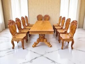 Bàn ăn gỗ tại Quận 11