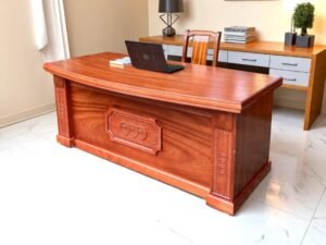Bàn làm việc chân sắt tại Bình Thạnh