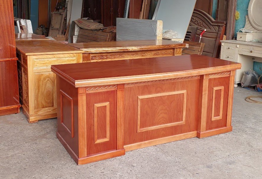 Bàn làm việc gỗ gõ đỏ tự nhiên bán cho khách quận 4