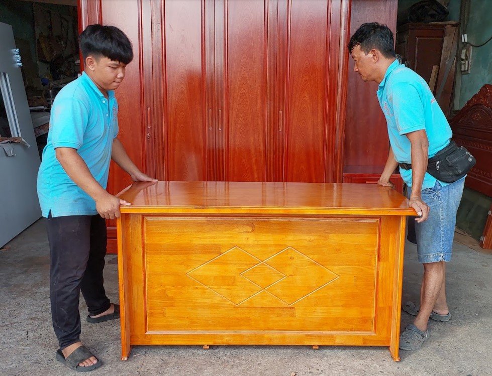 Bàn làm việc gỗ tự nhiên Tân Bình sang trọng hiện đại 2025 Bàn gỗ sồi sáng màu kê góc phòng làm việc tại nhà
