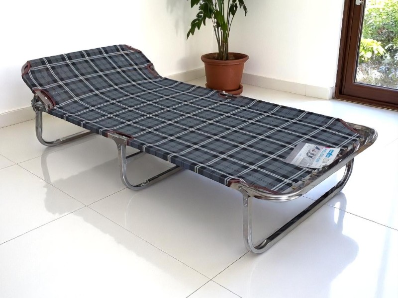4 cách kết hợp ghế bố với bàn đơn giản hiệu quả 3 Cách kết hợp ghế bố với bàn