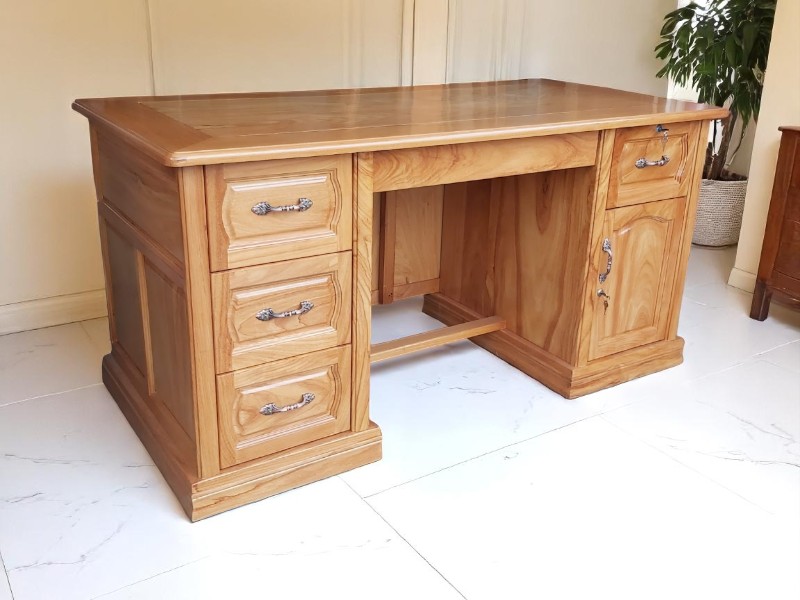 Địa chỉ bán bàn làm việc tại Tân Phú đa dạng mẫu mã giãm giá 20% 8 Địa chỉ bán bàn làm việc tại Tân Phú