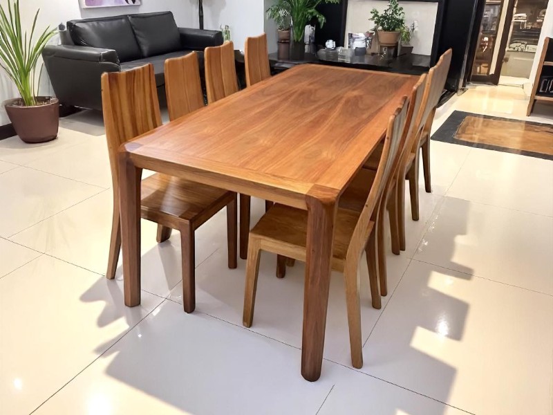 Điều kiêng kỵ khi dùng bàn ăn gỗ