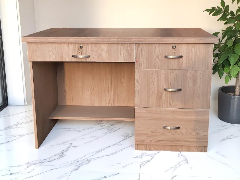 Giá bàn làm việc tại Quận 5 3 Giá bàn làm việc tại Quận 5