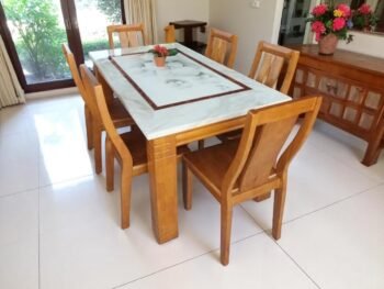 Hướng đặt bàn ăn gỗ hợp tuổi sửu