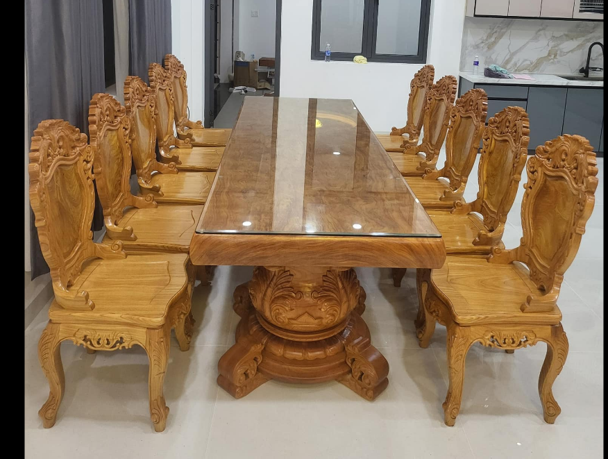 Mẹo phong thủy bàn ăn gỗ hút tài lộc