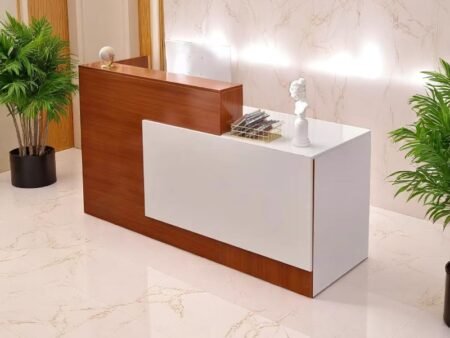 Quầy lễ tân hiện đại quận 7